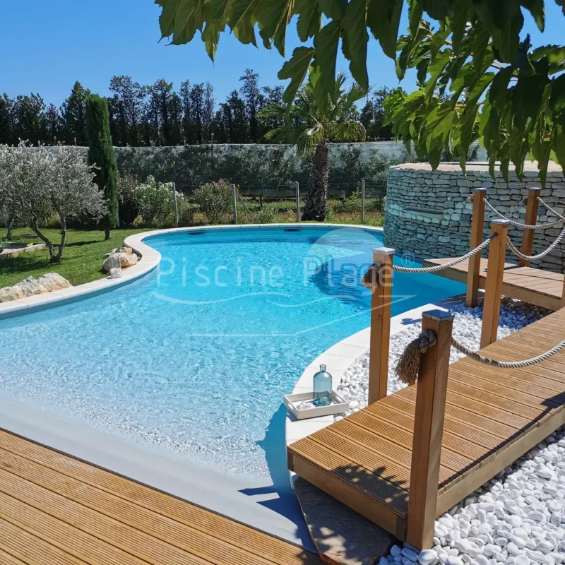 Piscine Plage® forme libre personnalisée